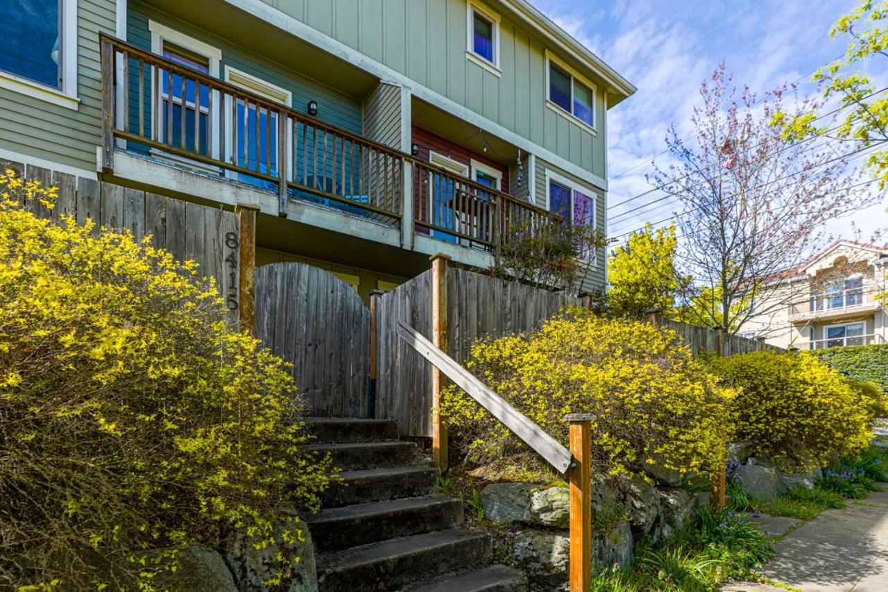 Stylish North Seattle Townhouse- Dual Master Suites Exterior photo