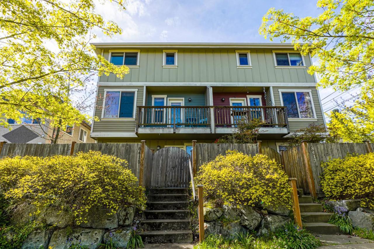 Stylish North Seattle Townhouse- Dual Master Suites Exterior photo